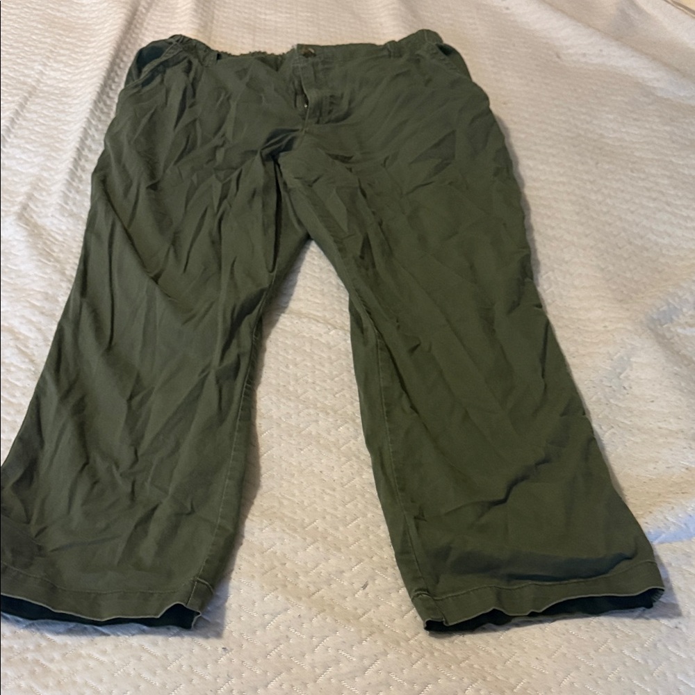 Old Navy women’s  Green Chinos